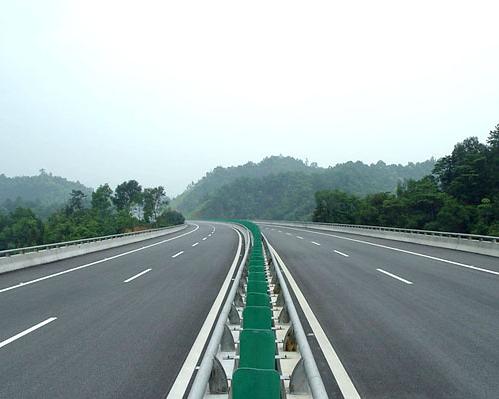 锡林郭勒高速公路波形护栏